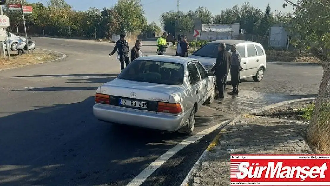 İki otomobil kafa kafaya çarpıştı: 1 yaralı