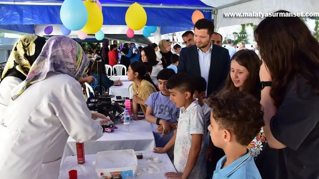 İkra Kolejinde bilim şenliği düzenlendi