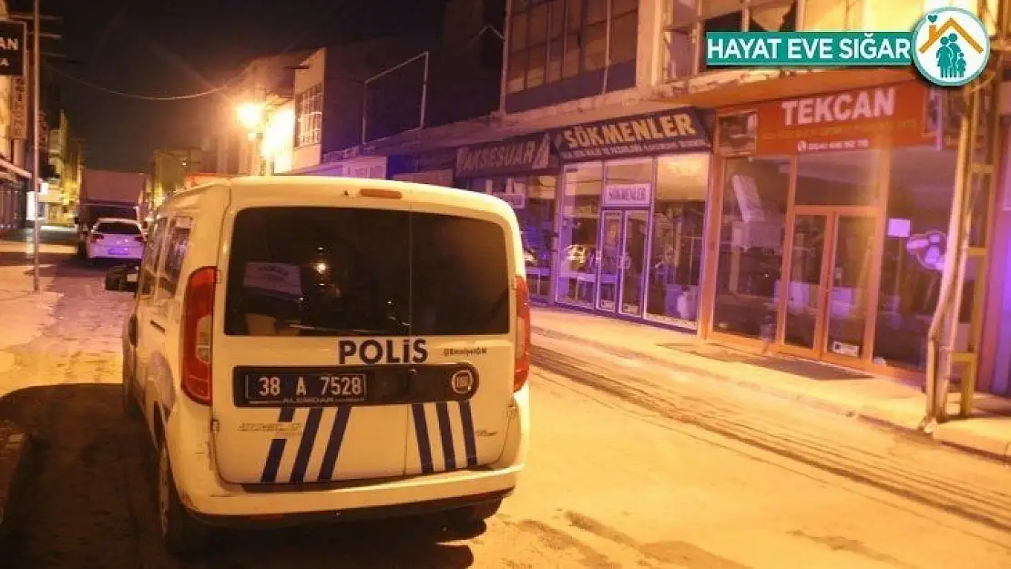 İntihara teşebbüs etti, yakınları ipten aldı