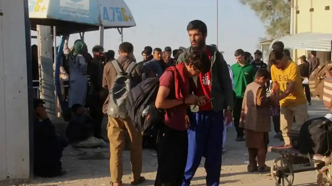 İran'dan Afganlara Son Uyarı Yasadışı Kalmayın, Ülkenize Dönün