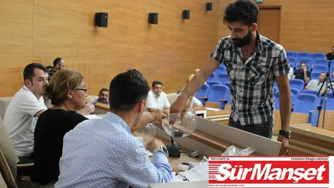 İşe alınacak adaylar, kendileri kura çekti