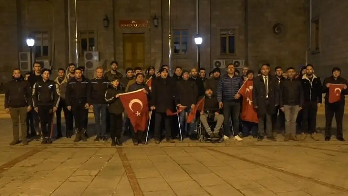 Isparta tek yürek oldu, Mehmetçiğe destek verdi