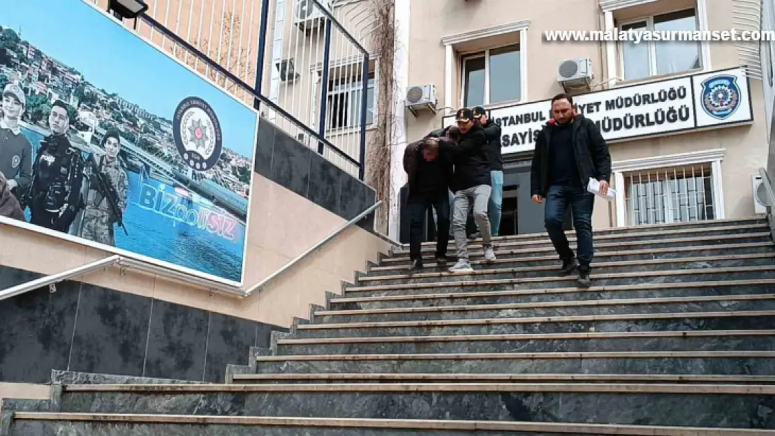 İstanbul'da kendilerini polis ve savcı olarak tanıtarak insanları dolandıran 2 şüpheli yakalandı