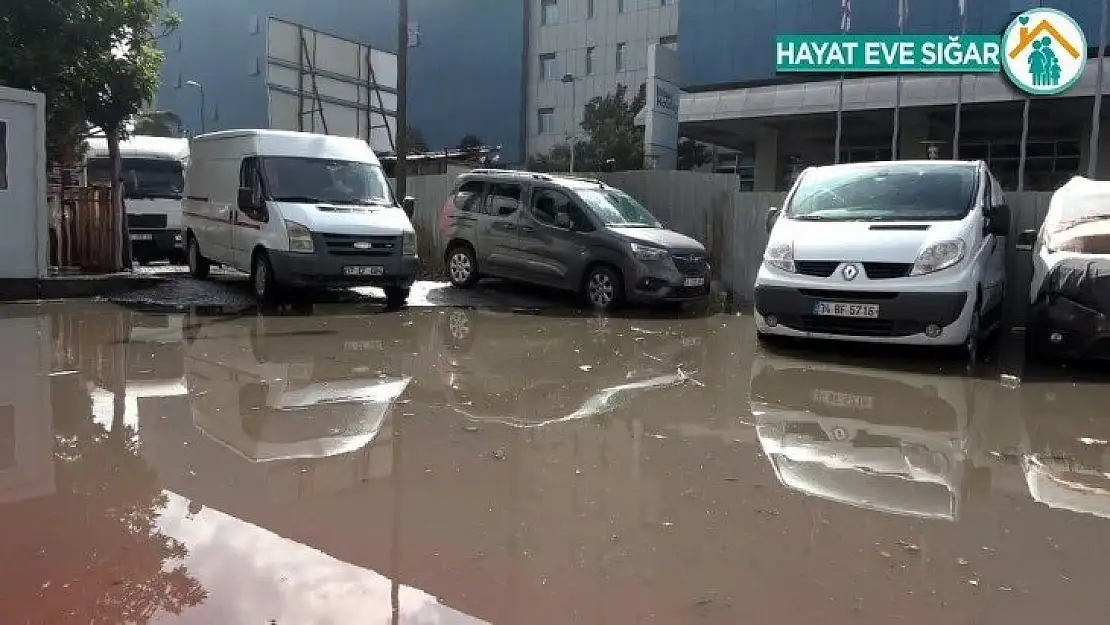 İstanbul'daki etkili yağış esnafı da vurdu