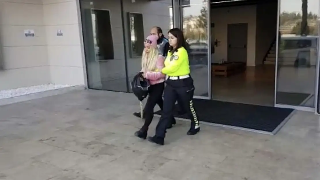 İstanbul'da polisin üzerine motosikletini sürüp kaçan maganda yakalandı
