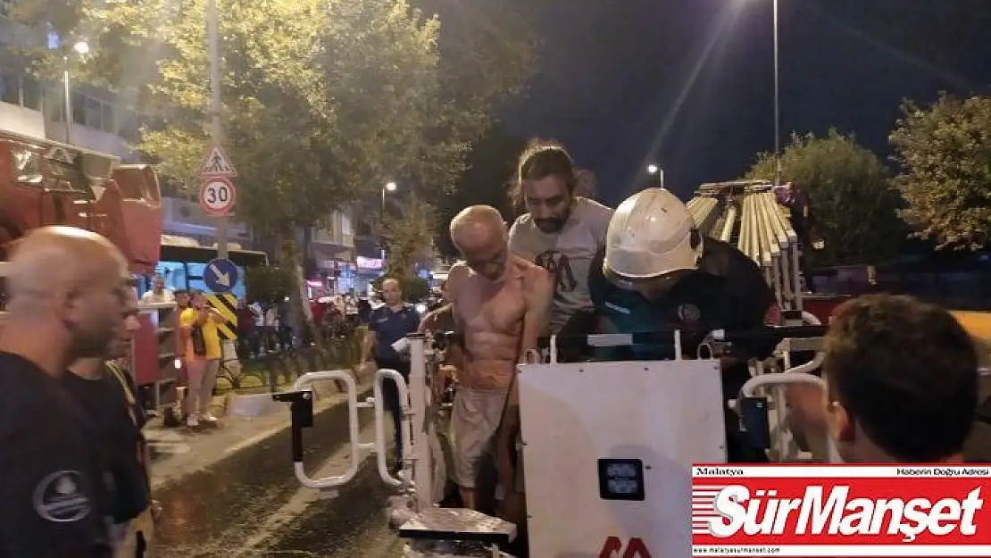 İstanbul'da stadın aydınlatma direğinde intihar girişimi