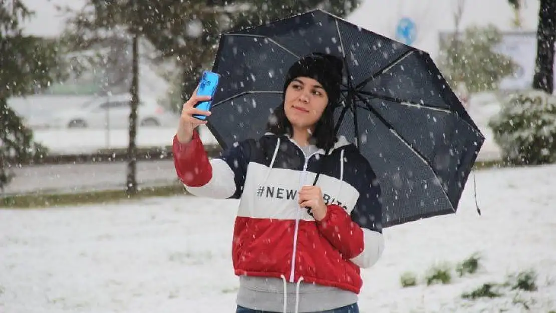 İstanbul'un yanı başındaki Kocaeli beyaza büründü