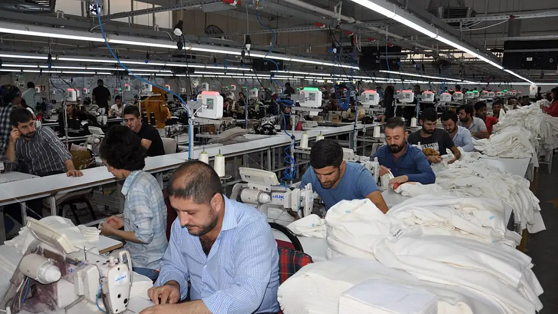 İstihdam Azaldı 266 Bin Kişi İşini Kaybetti