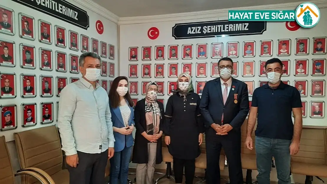 İyi Parti Kadın ve Gençlik Kollarından Anlamlı Ziyaret