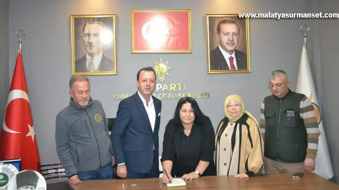 İYİ Partili Ayşegül Eltimur, AK Parti'ye katıldı