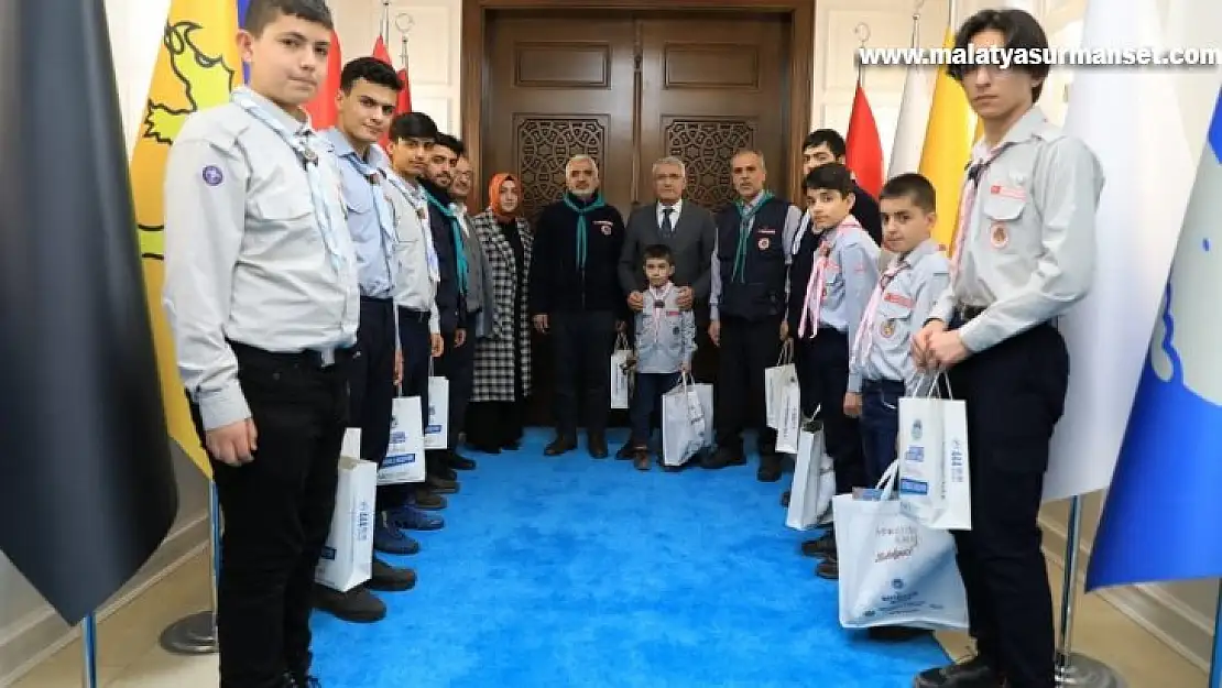 İzcilerden Başkan Güder'e ziyaret