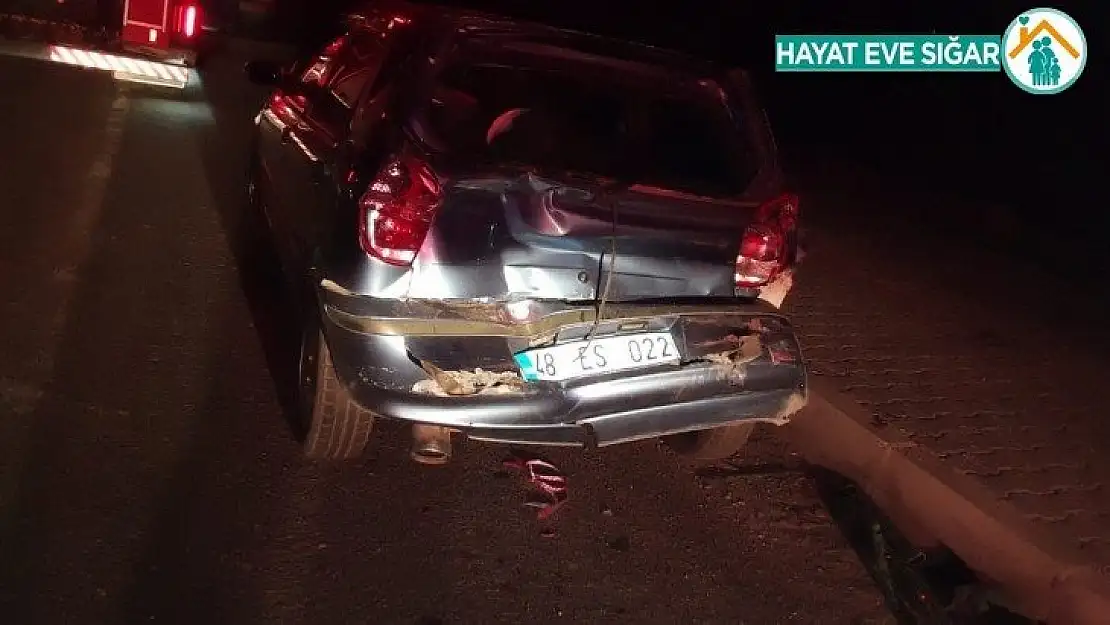 İzmir'de tır ile otomobil çarpıştı: 2 yaralı
