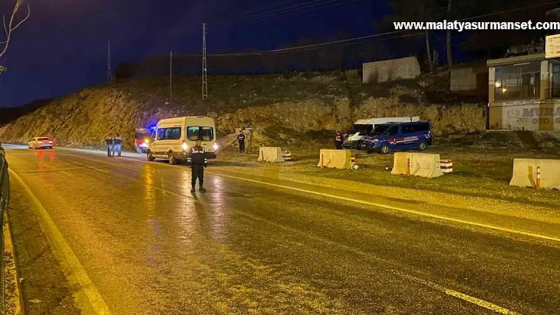 Jandarma denetimlerinde kaçak alkol ve sigaralar ele geçirildi