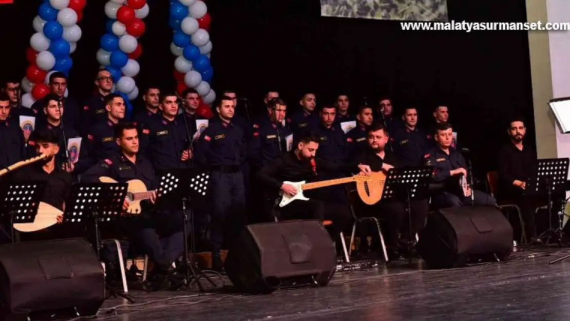 Jandarma korosu konser verdi