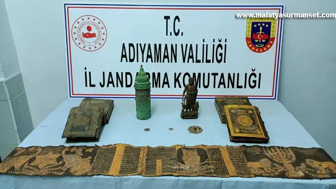 Jandarma tarihi eser niteliğinde kutsal kitap ele geçirdi