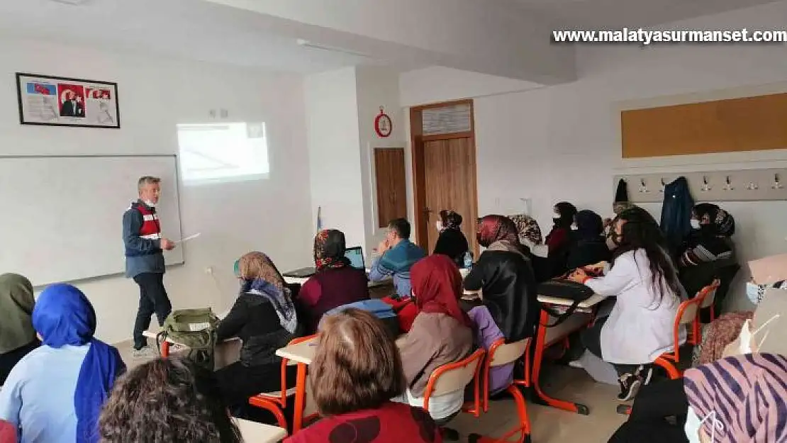 Jandarmadan anne ve anne adaylarına eğitim