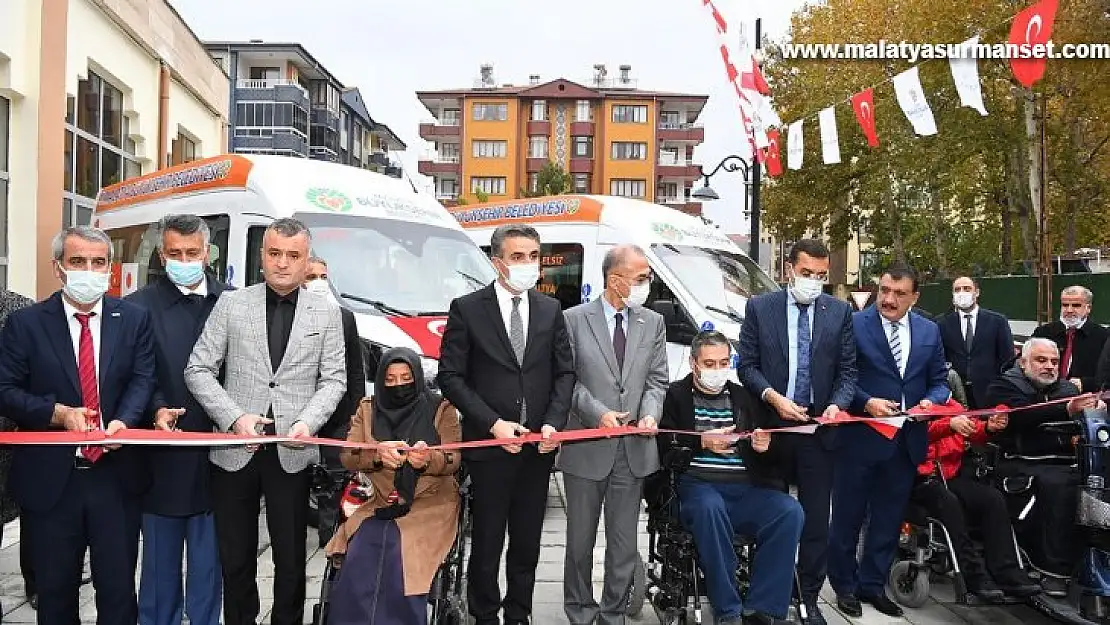 Japonya'nın hibe ettiği 2 adet engelli minibüsü törenle hizmete alındı