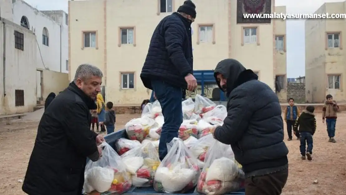 Kadayıfçı Sıtkı Usta'dan İdlip'teki yetim çocuklara kıyafet ve yemek dağıtımı