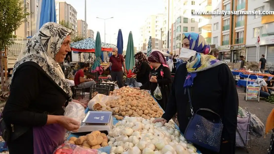 Kadın pazarcılara ziyaret