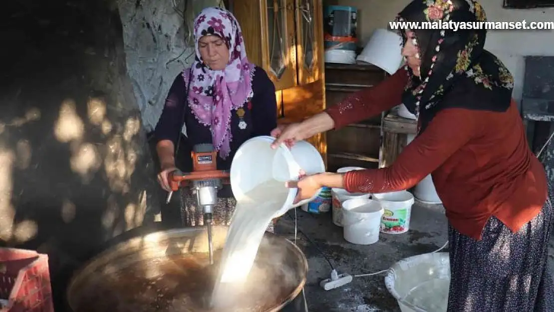 Kadınların ürettiği ev yapımı dut pestillerine yoğun talep