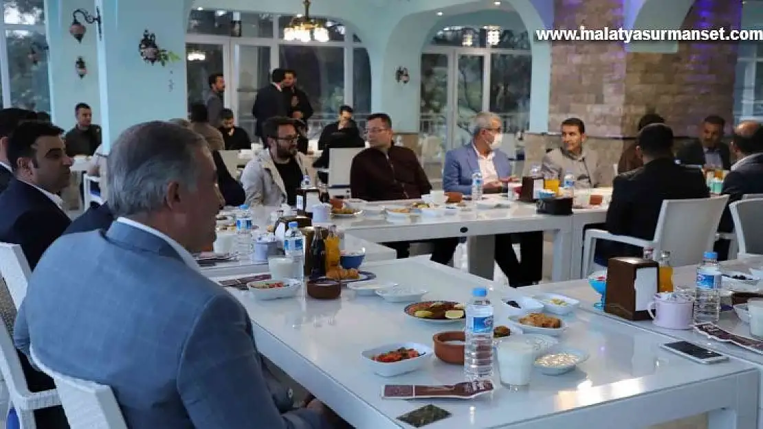 Kahta Belediyesi kurum amirlerine iftar programı düzenlendi