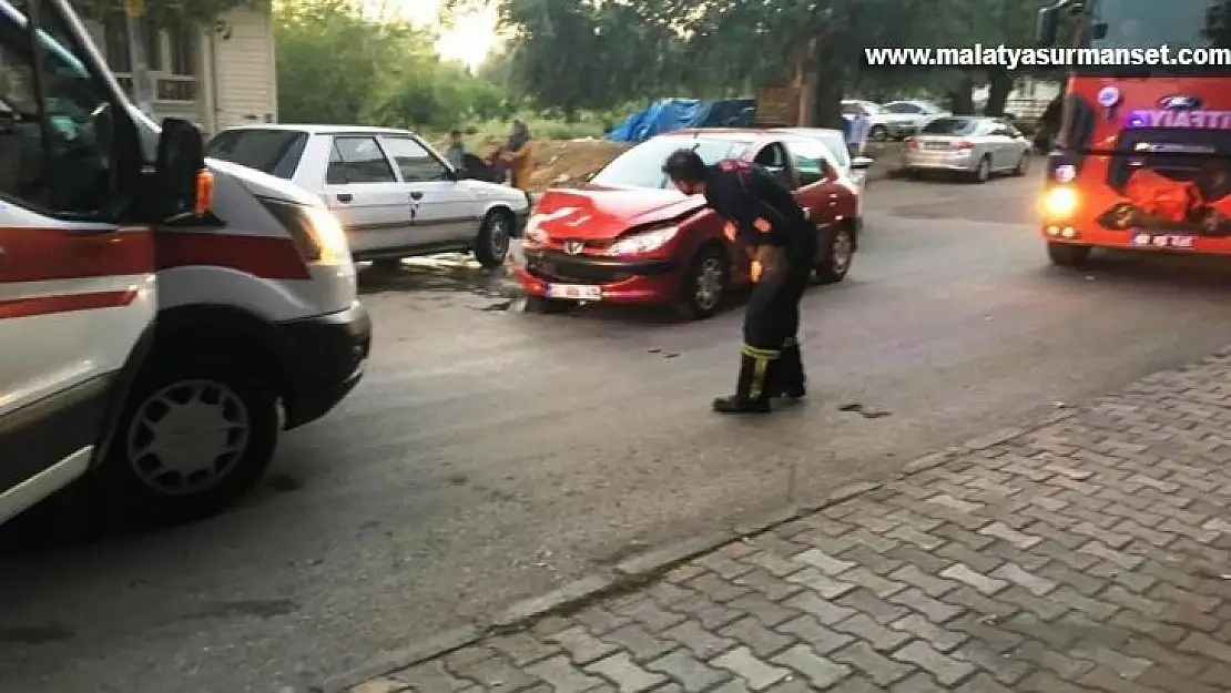 Kahta'da trafik kazası: 2 yaralı