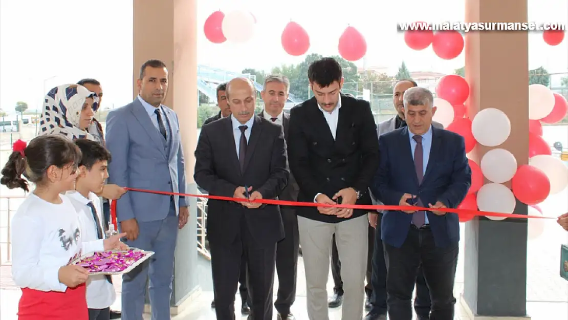 Kale'de Cumhuriyetin 100. yılı dolayısıyla resim sergisi açıldı