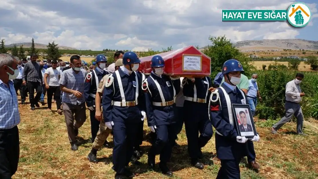 Kalp krizi geçiren uzman çavuş toprağa verildi