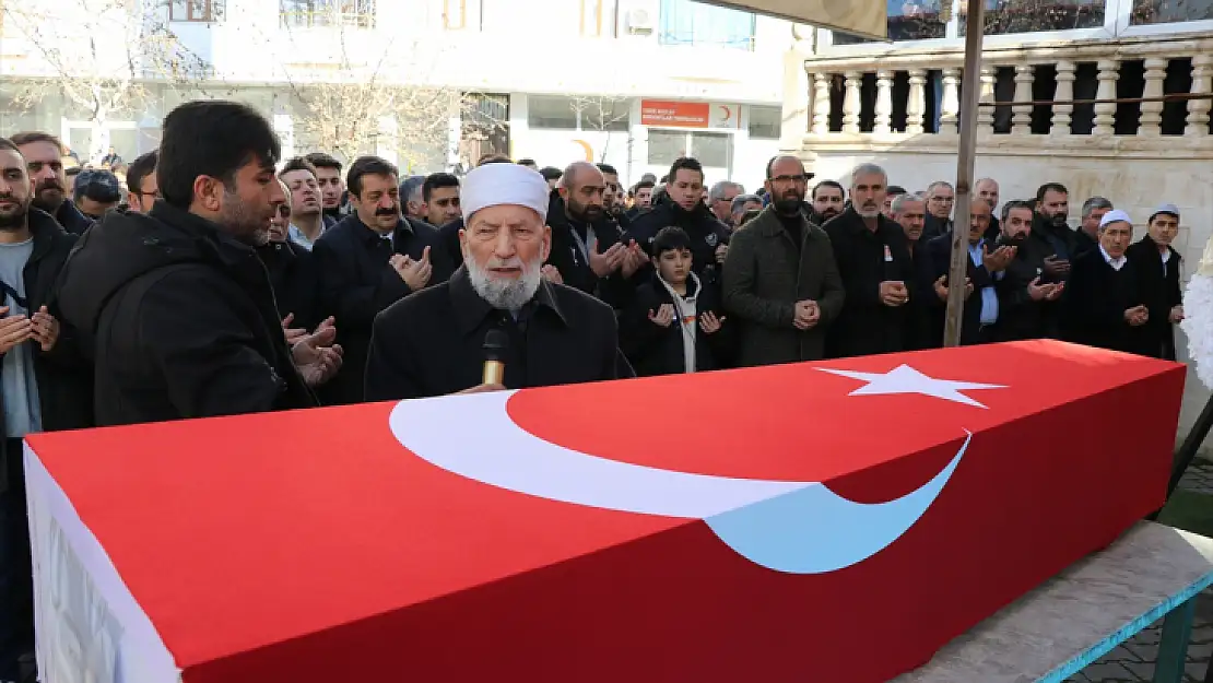 Kalp Krizi Sonucu Vefat Eden Polis Memurunun Cenazesi Elazığ'da Defnedildi