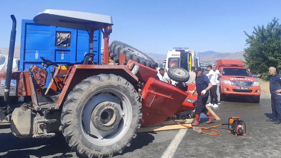 Kamyon ile Traktör Çarpıştı 67 Yaşındaki Sürücü Hayatını Kaybetti