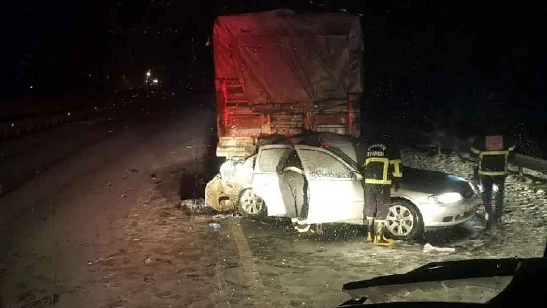 Kar beraberinde kazayı da getirdi: 3 ölü, 1 yaralı