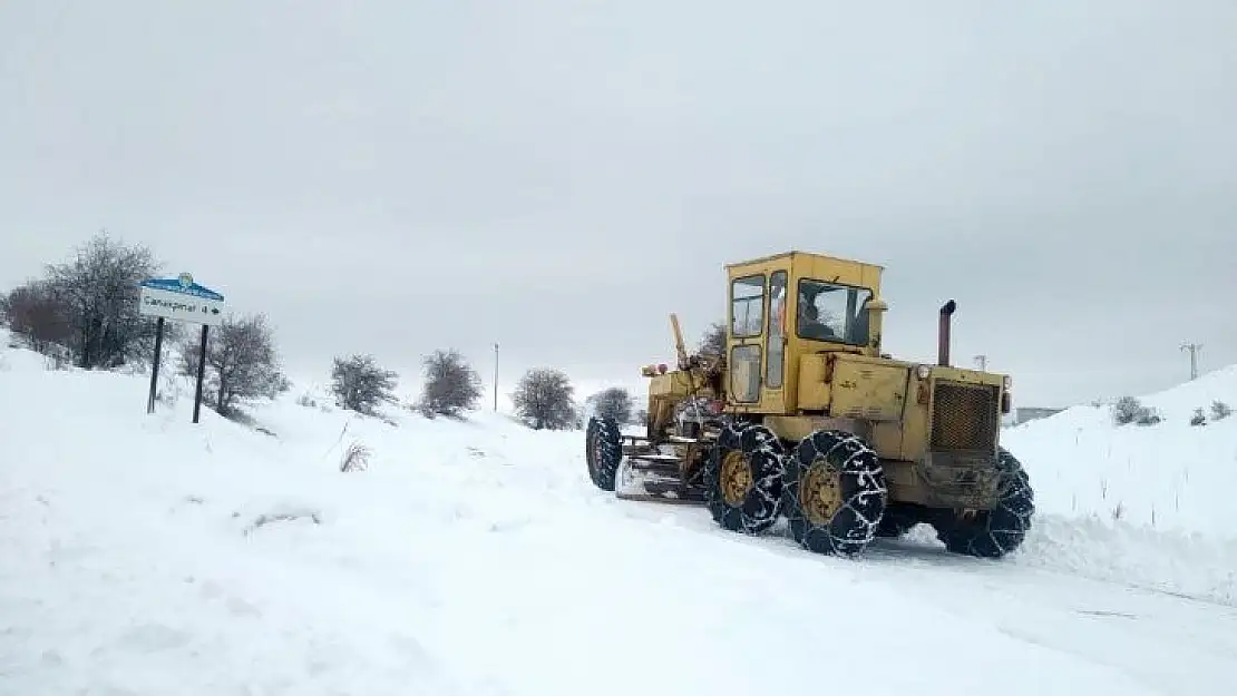 Kardan kapanan 132 kırsal mahallenin yolu ulaşıma açıldı