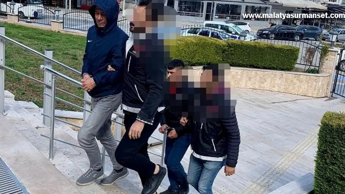 Kargo görevlisi kılığına giren polis, uyuşturucu tacirlerini kıskıvrak yakaladı