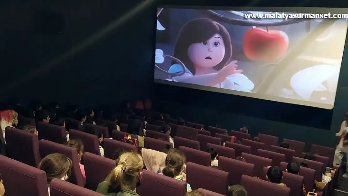 Kasım'da 700 çocuk sinema ile buluştu