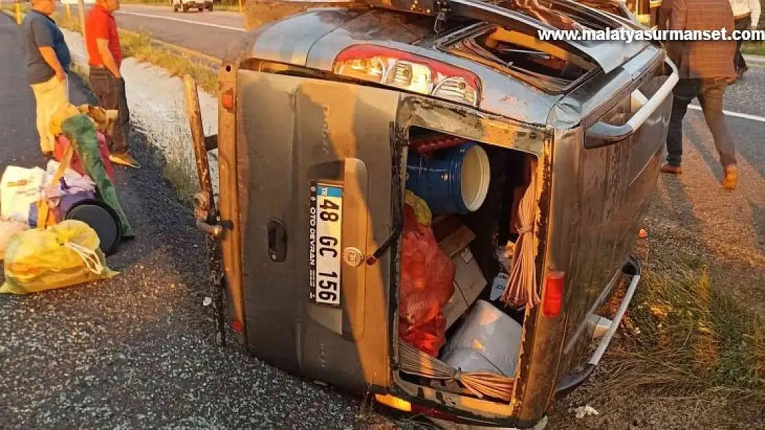 Kastamonu'da hafif ticari araç devrildi: 5 yaralı