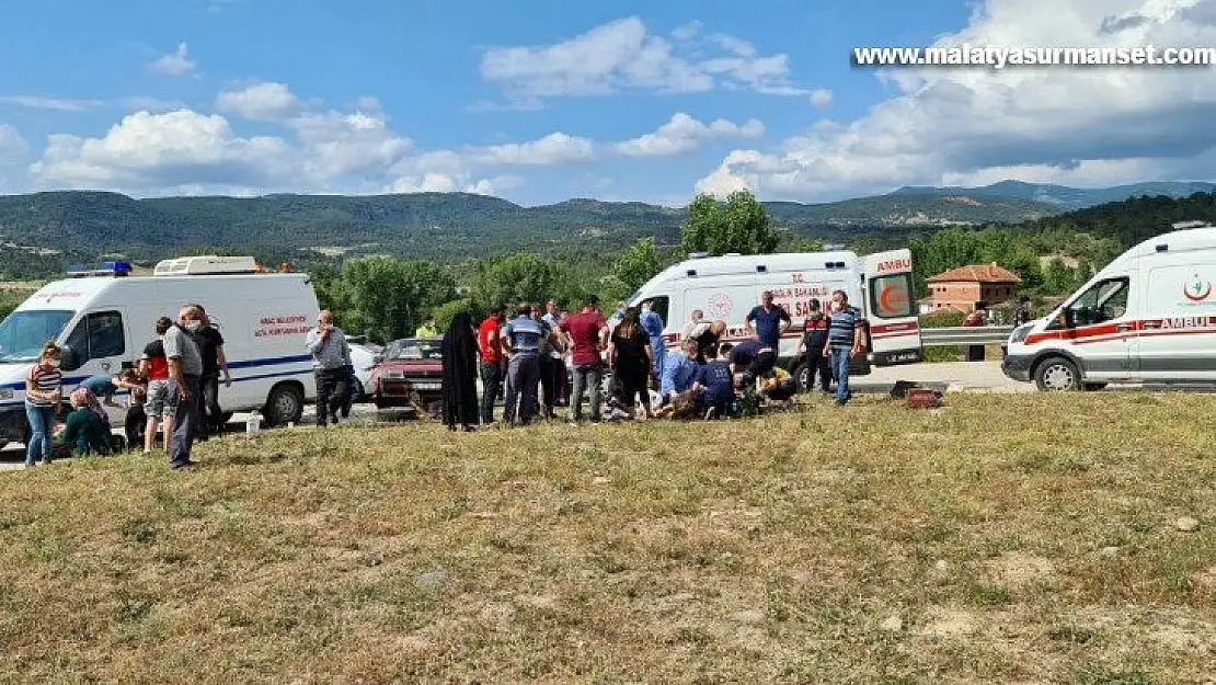 Kastamonu'da iki otomobil çarpıştı: 6 yaralı