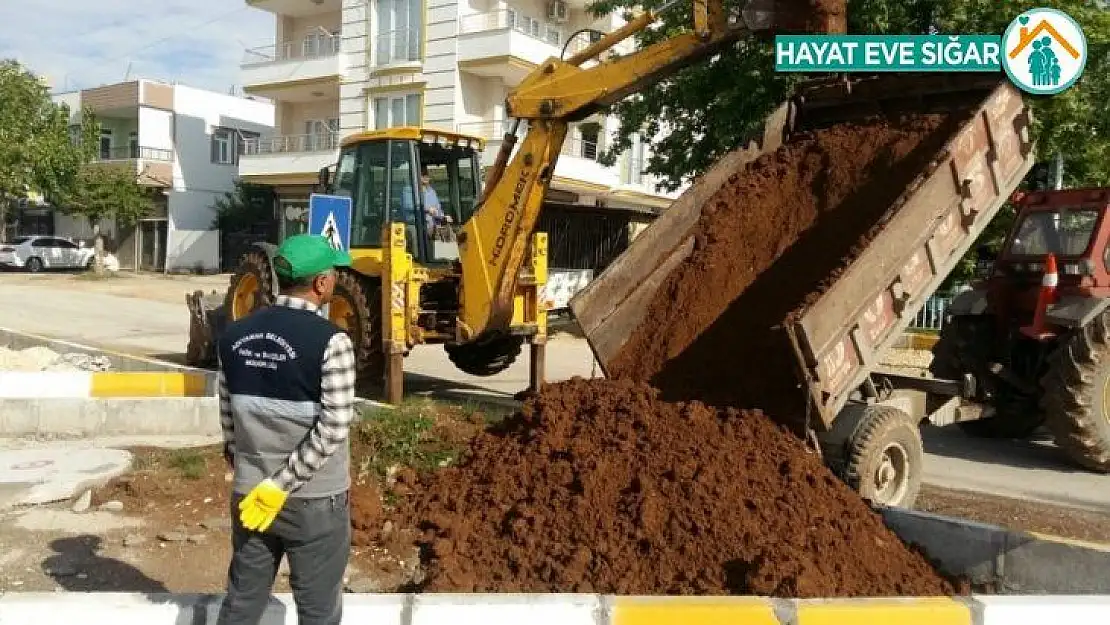 Kavşak ve refüjlerde düzenleme çalışması