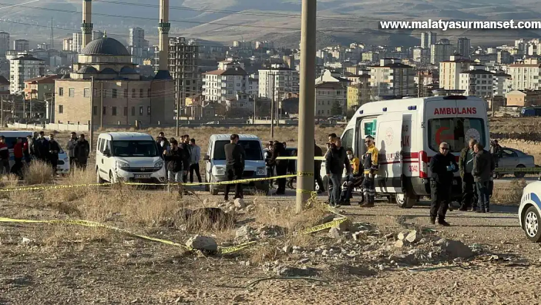 Kayıp olan yaşlı adamın cansız bedeni boş arazide bulundu