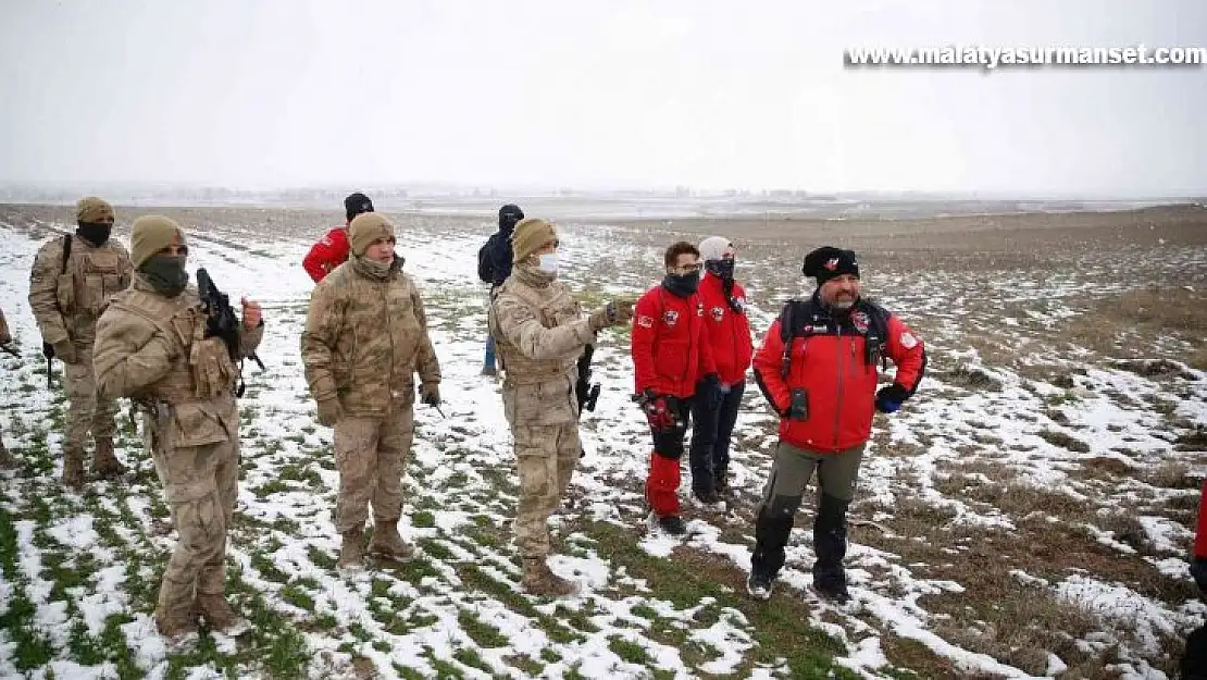 Kayıp vatandaş için 6 kilometrelik alan tarandı