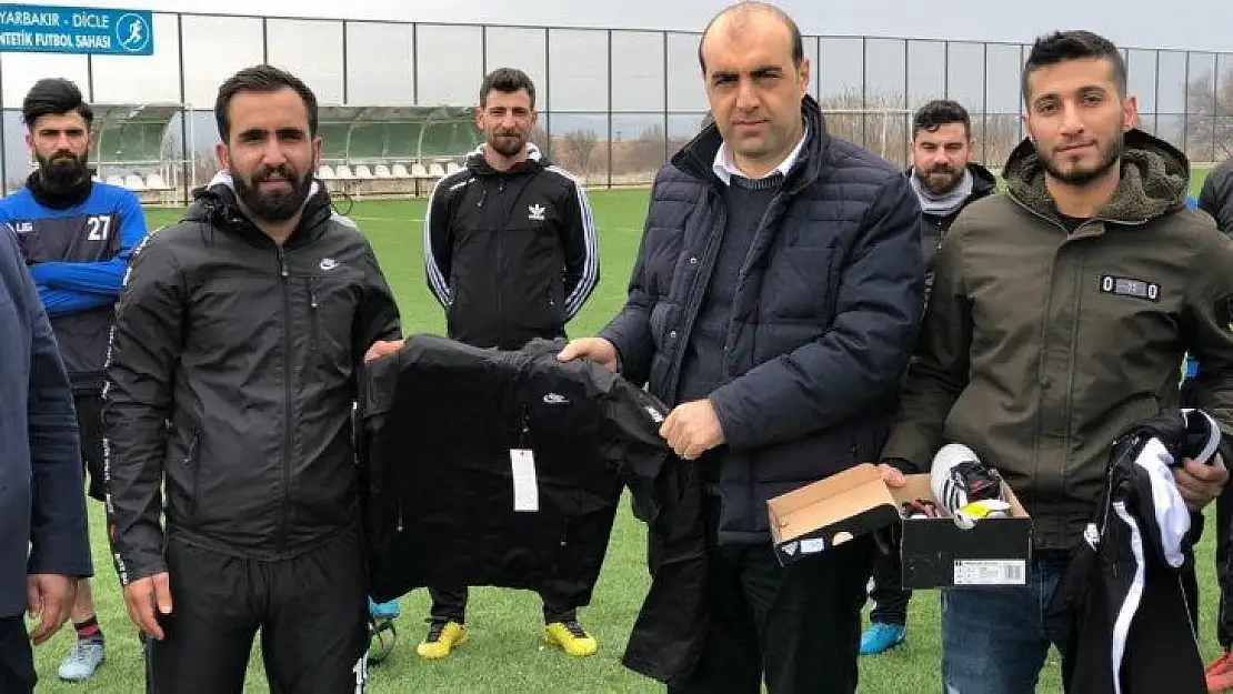 Kaymakam Demirçin'den Dicle Gençlikspor'a malzeme yardımı