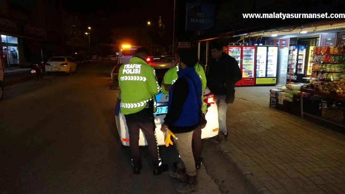 Kazadan sonra ulu orta tuvaletini yapan alkollü sürücü başına iş aldı