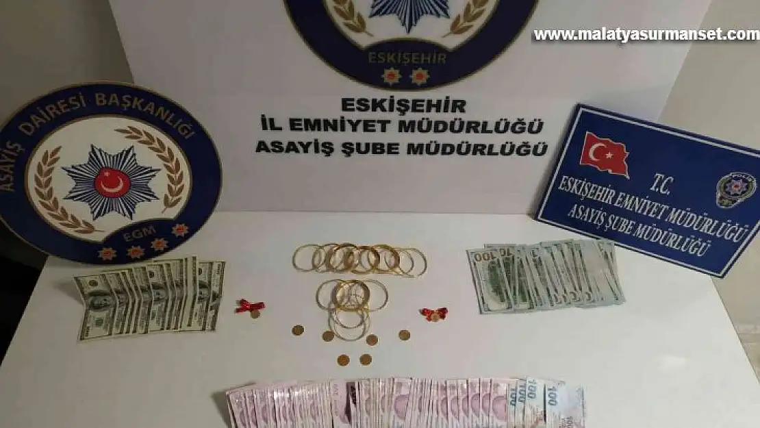 Kendisini polis olarak tanıtıp para ve ziynet eşyası dolandıran 4 şüpheli yakalandı