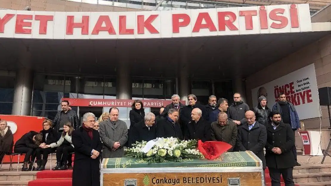 Kılıçdaroğlu CHP'li danışman Coşkun için düzenlenen törene katıldı