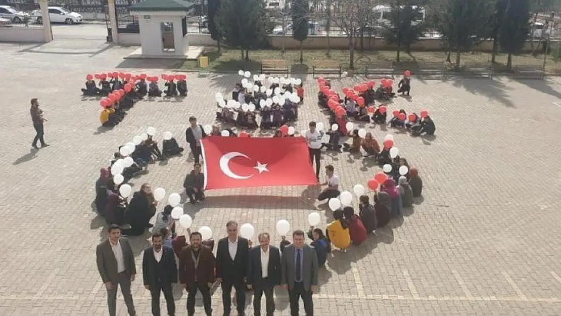 Kılınç Kahtalı öğrencilerle buluştu