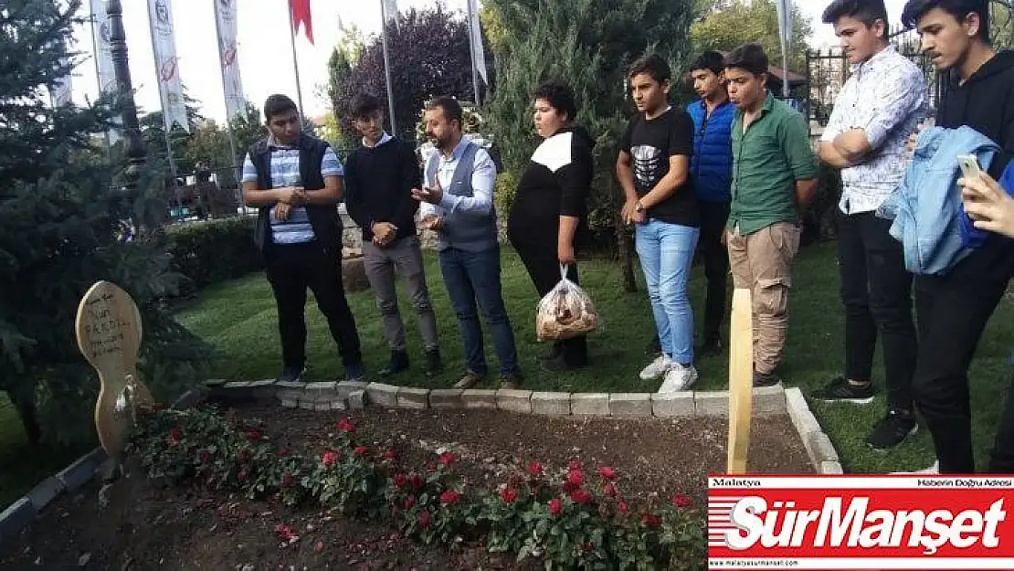 Kıraathane müdavimi öğrencilerden anlamlı ziyaret
