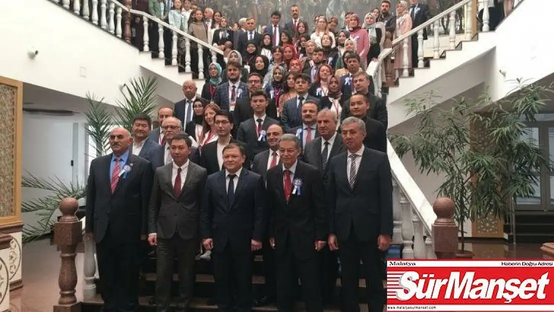 Kırgızistan'da 'Anadolu Mektebi Aytmatov'un Memleketinde' paneli