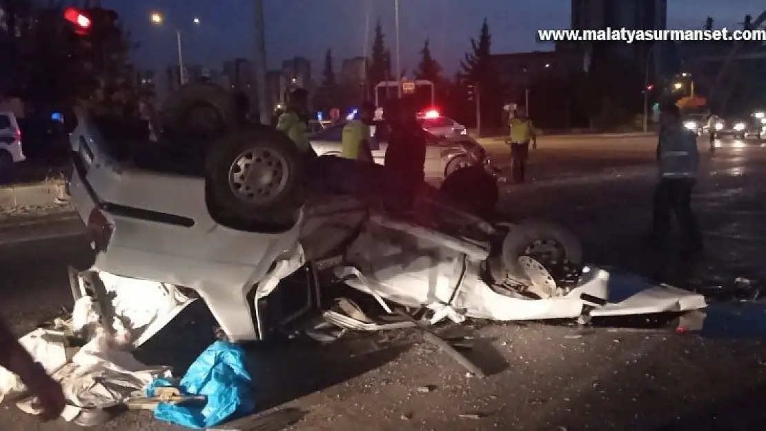 Kırmızı ışık ihlali kazaya neden oldu: 2 yaralı