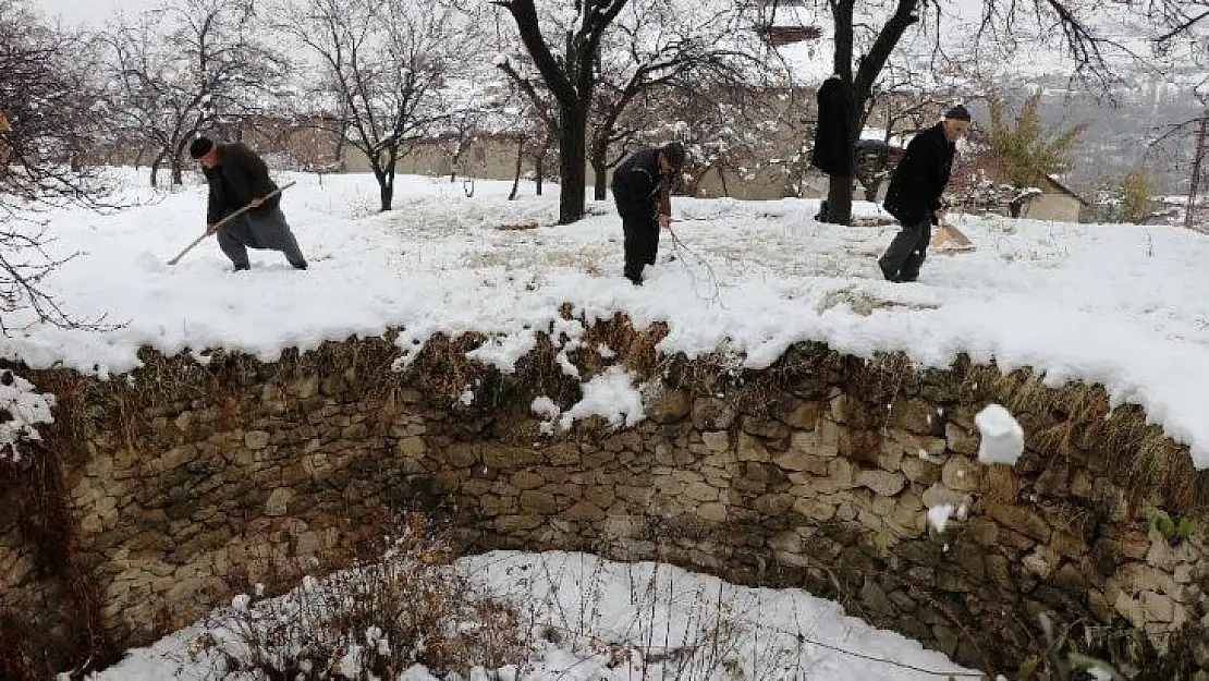 Kışın yağan karı saklayıp yazın satıyorlardı