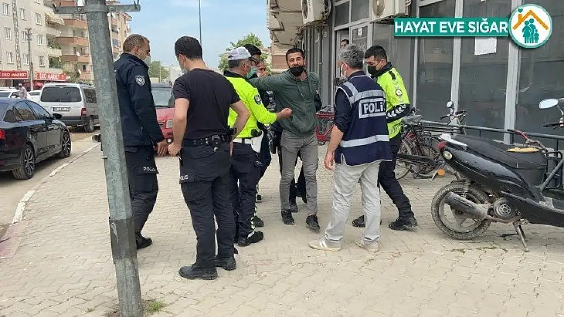 Kısıtlamada 'dur' ihtarına uymadı, polisin üzerine sürünce böyle etkisiz hale getirildi