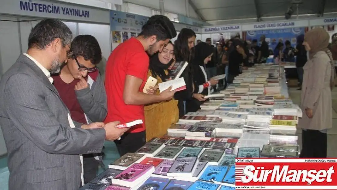 Kitap fuarını 3 günde 30 bin kişi ziyaret etti